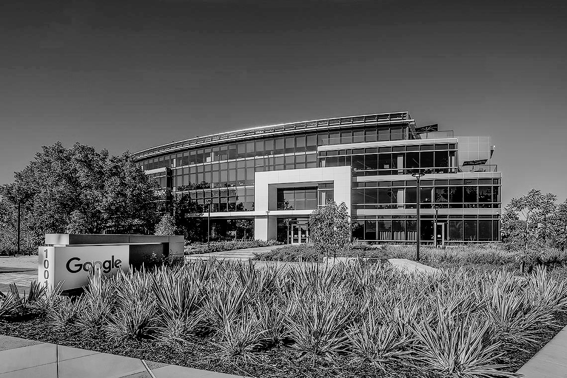 1001 North Shoreline building and grounds
